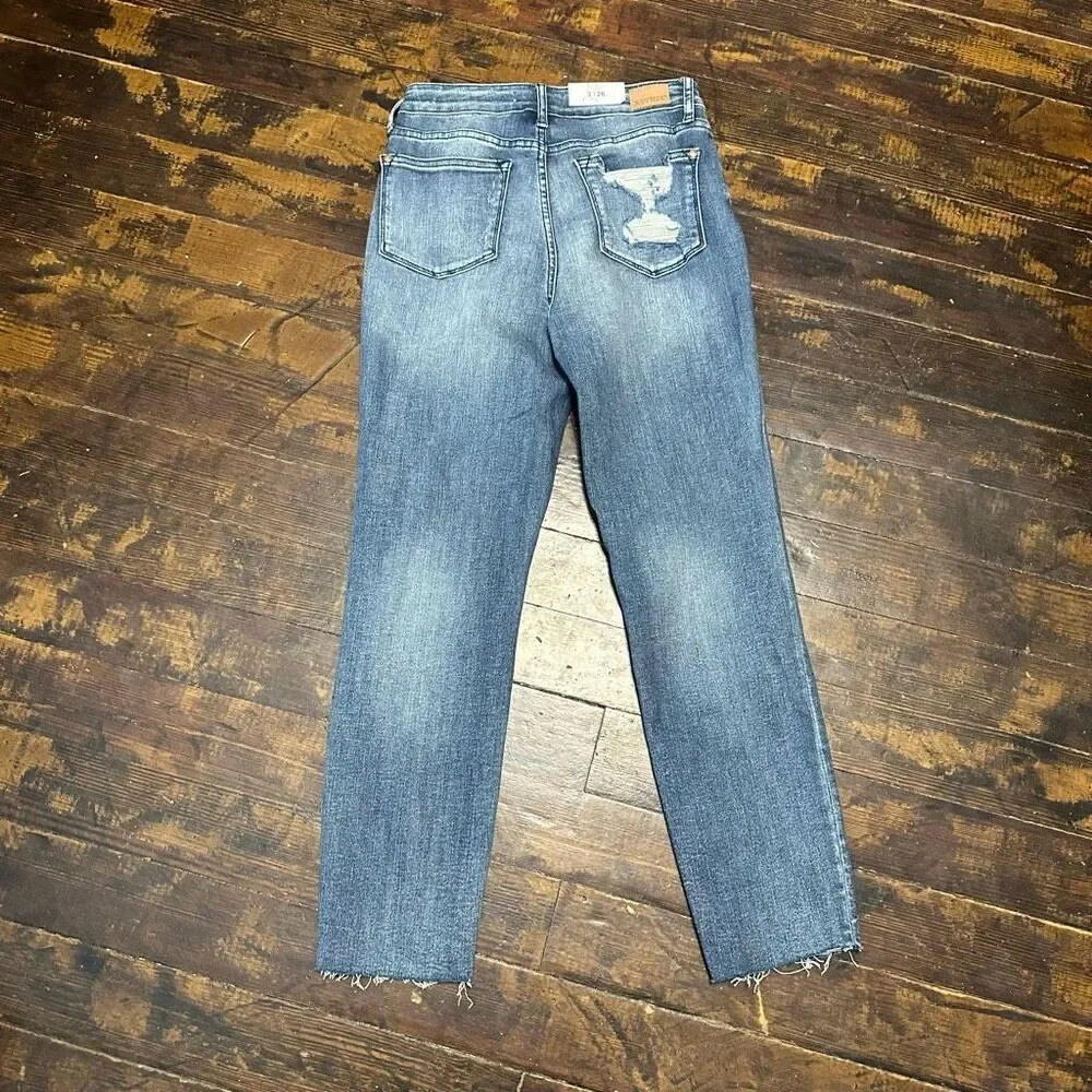 Judy Blue distressed relaxed fit 3/26 boutique stretchy jeans